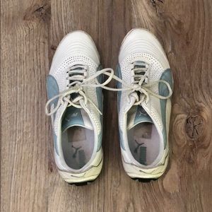 Pumas blue and white leather